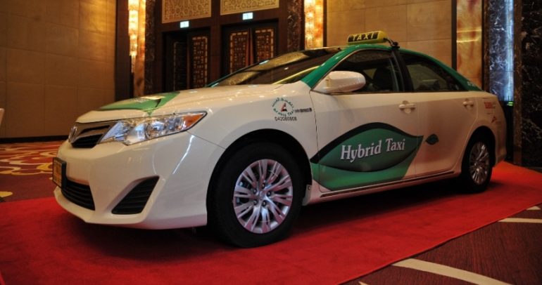 50 سيارة تويوتا كامري هجينة.. لتاكسي العربية في دبي